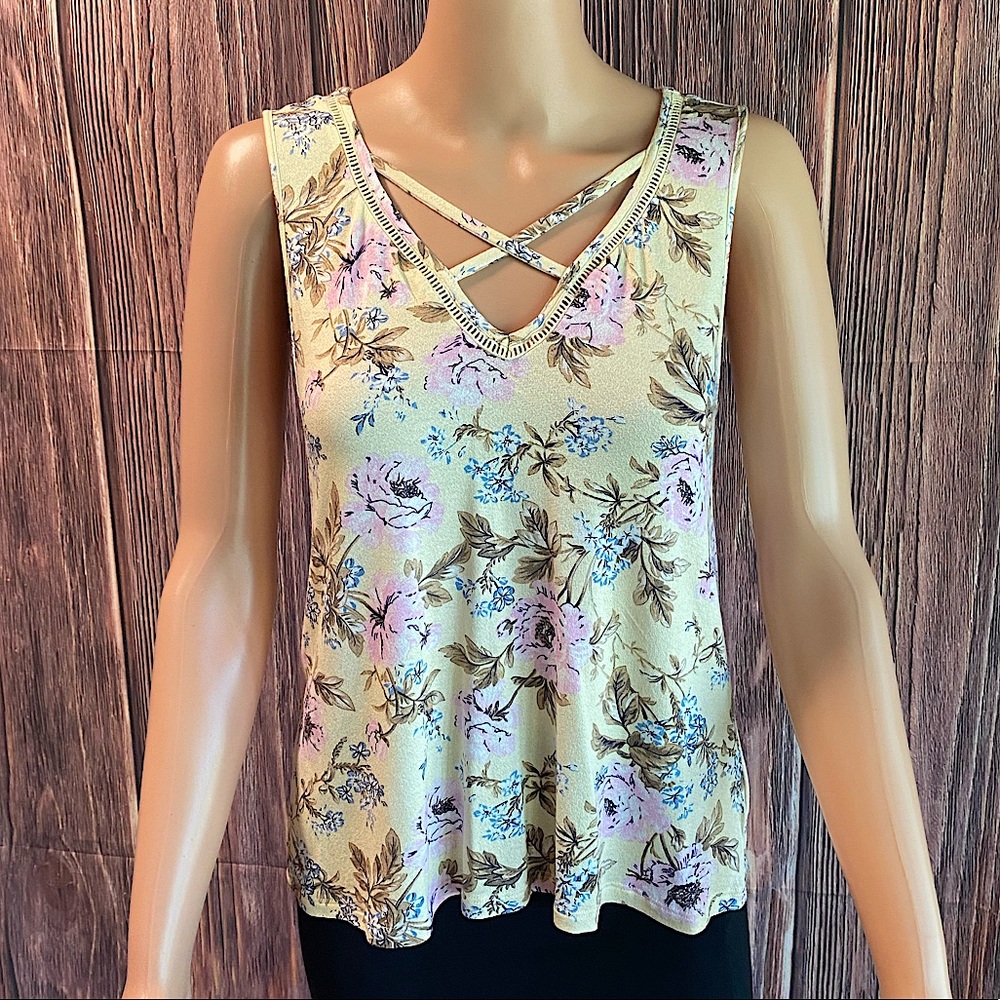 American Eagle Outfitters size small pastel yellow pink & blue floral blouse